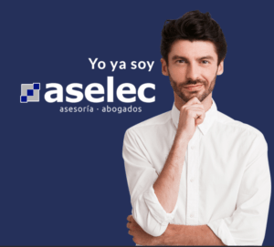 hombre tocándose la barbilla aselec