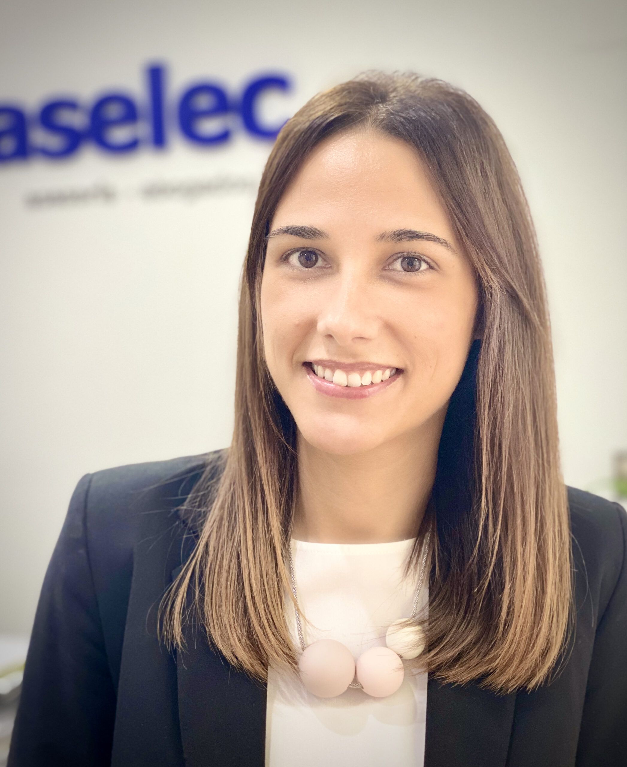 estefania-asesora-abogada-aselec